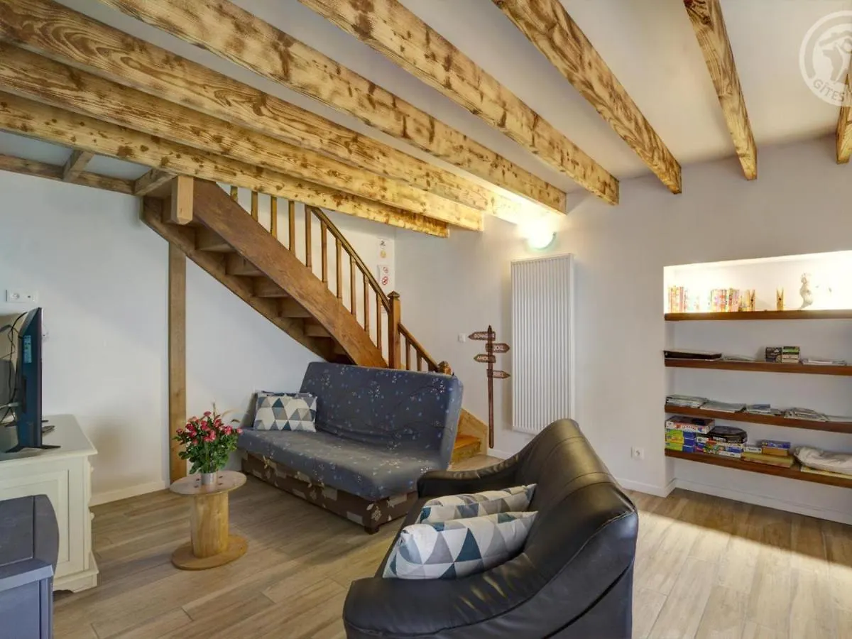 Gite Charmant A La Ferme, Tout Confort, Proche De Roanne, Ideal Pour Randonnees Et Baignades - Fr-1-496-220 Cremeaux 0*,