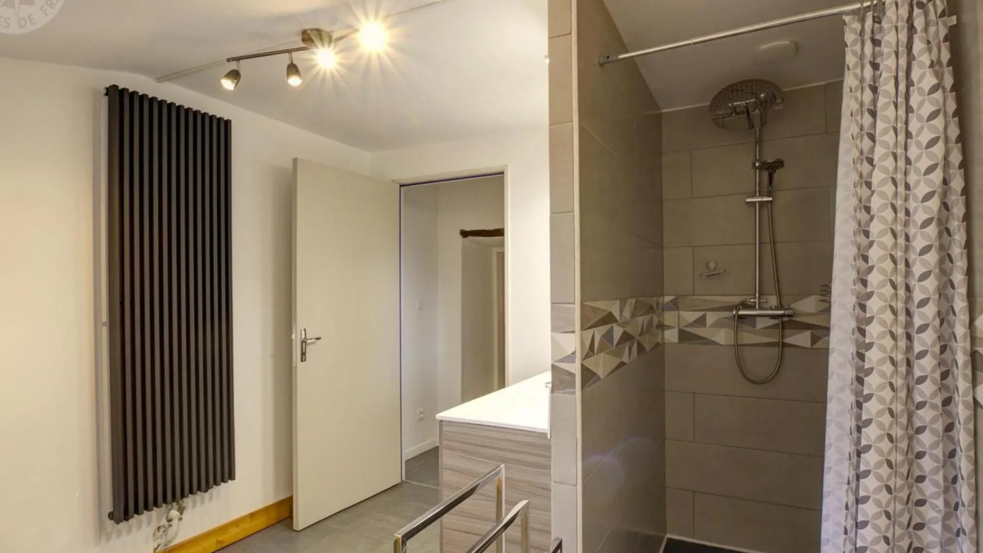 Gite Charmant A La Ferme, Tout Confort, Proche De Roanne, Ideal Pour Randonnees Et Baignades - Fr-1-496-220 Cremeaux Holiday home